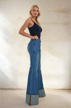 Load image into Gallery viewer, MID RISE CUFFED FULL LENGTH JEANS