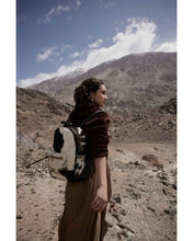 Load image into Gallery viewer, Stratford Trail Concealed-Carry Bag in Black