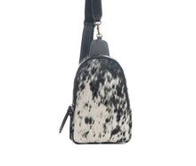 Load image into Gallery viewer, Marlon Mesa Sling Bag