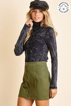 Load image into Gallery viewer, Organic Mineral Washed Turtle Neck
