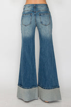 Load image into Gallery viewer, MID RISE CUFFED FULL LENGTH JEANS
