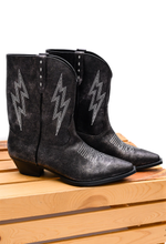 Load image into Gallery viewer, Bowie Metallic Boots
