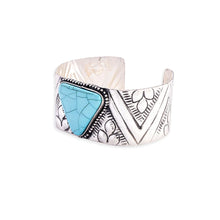 Load image into Gallery viewer, Trekant Cuff Bracelet
