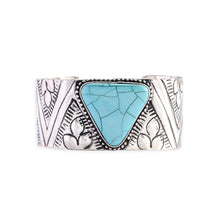 Load image into Gallery viewer, Trekant Cuff Bracelet
