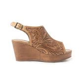 Load image into Gallery viewer, Mila's Trail Sandals In Brown
