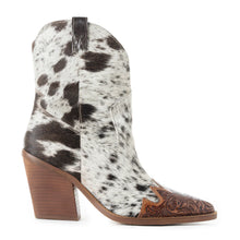 Load image into Gallery viewer, Flossie Hair-On Hide Boots

