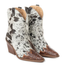 Load image into Gallery viewer, Flossie Hair-On Hide Boots
