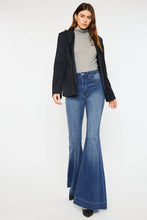 Load image into Gallery viewer, HIGH RISE SUPER FLARE JEANS
