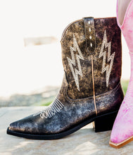 Load image into Gallery viewer, Bowie Metallic Boots
