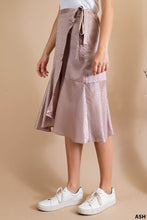 Load image into Gallery viewer, Athena Animal Midi Skirt
