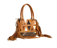 Load image into Gallery viewer, Dakota Plains Hair-on Hide Fringed Concealed-Carry Bag
