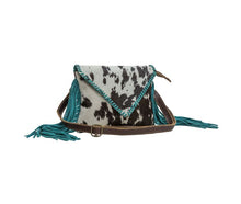 Load image into Gallery viewer, Minun Leather &amp; Hairon Bag
