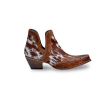 Load image into Gallery viewer, Frisco Falls Hair-on Hide &amp; Hand-tooled Boots
