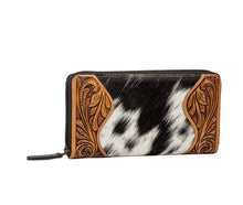 Load image into Gallery viewer, Barstow Pass Hand-tooled Wallet
