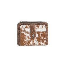 Load image into Gallery viewer, Wonder Trail Credit Card Wallet in Caramel
