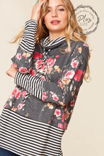 Load image into Gallery viewer, Floral Print Cowl Neck Top
