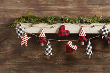 Load image into Gallery viewer, Heart &amp; Tree Check Garland
