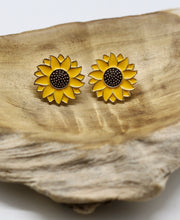 Load image into Gallery viewer, Summer Glamour Earrings
