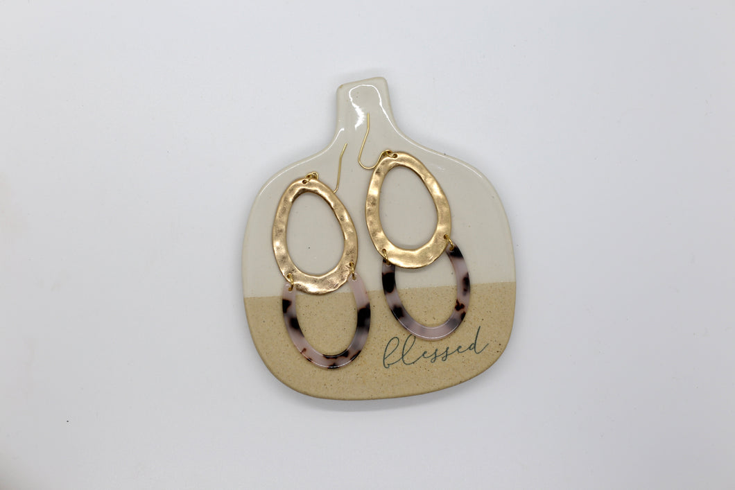 Tortoiseshell With Hammered Gold Earrings