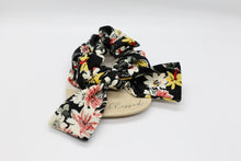 Load image into Gallery viewer, Hair Scrunchie With Tie
