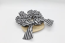 Load image into Gallery viewer, Hair Scrunchie With Tie
