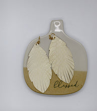 Load image into Gallery viewer, Lightweight Feather Earrings
