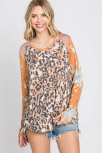 Load image into Gallery viewer, Contrast Stripe Panel Animal Print Top
