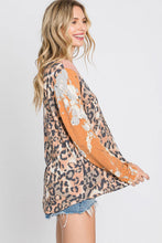 Load image into Gallery viewer, Contrast Stripe Panel Animal Print Top

