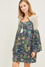 Load image into Gallery viewer, Floral Print Shift Dress
