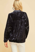 Load image into Gallery viewer, Crushed Velvet Jacket

