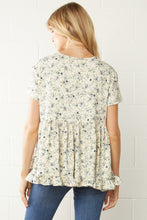 Load image into Gallery viewer, Floral Print Round Neck Shirt
