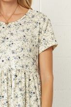 Load image into Gallery viewer, Floral Print Round Neck Shirt
