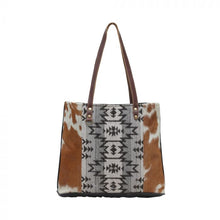 Load image into Gallery viewer, Ailyak Tote Bag
